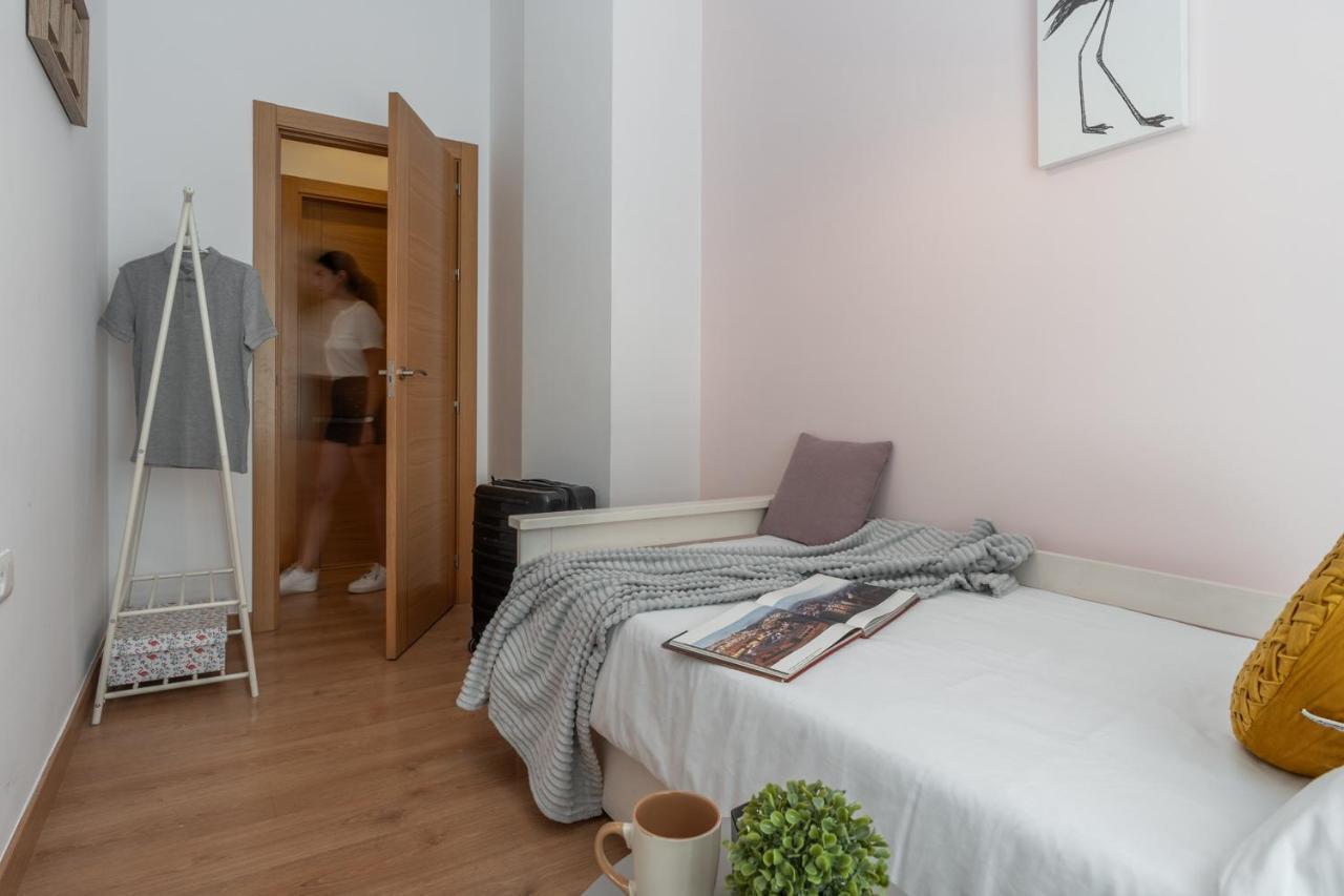 Tuguest Postigo II Catedral Apartment - Free Parking Granada Buitenkant foto