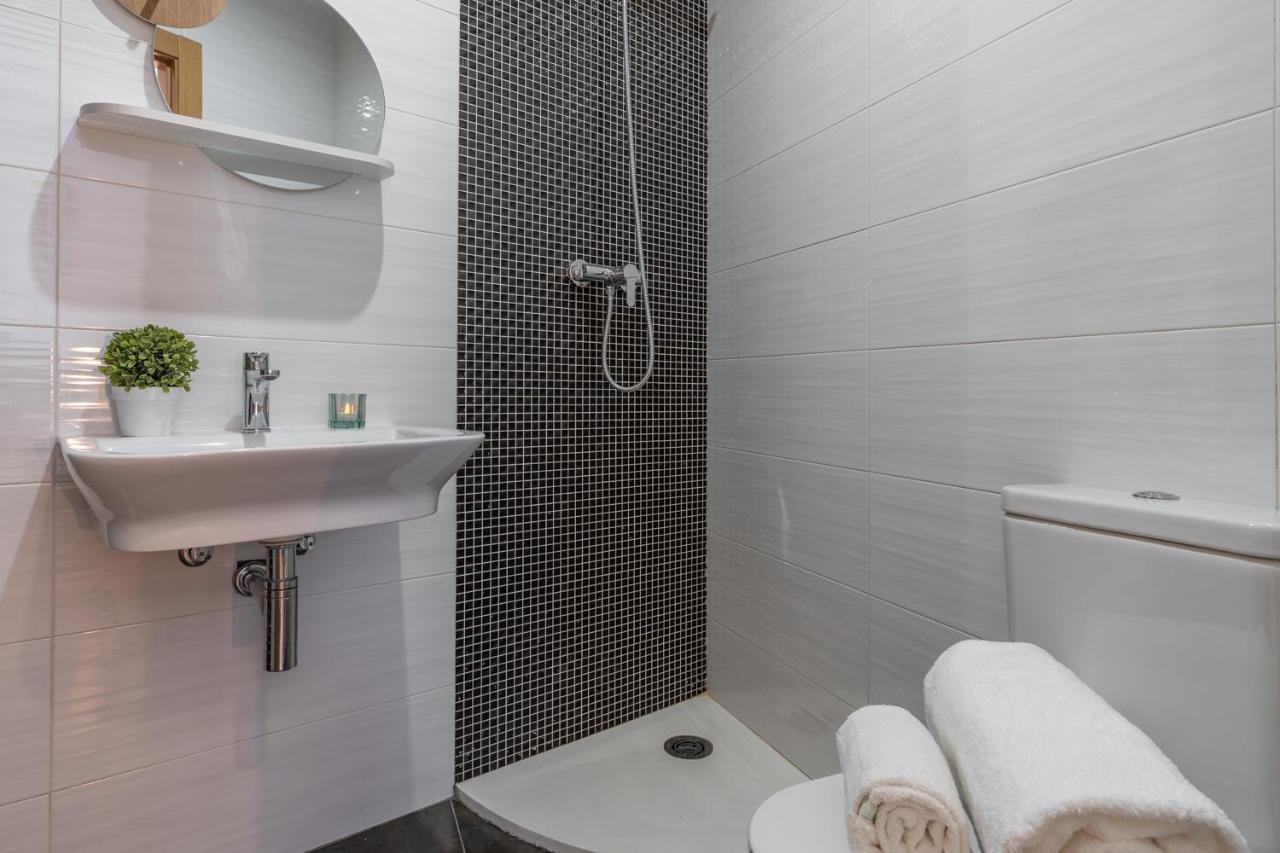 Tuguest Postigo II Catedral Apartment - Free Parking Granada Buitenkant foto