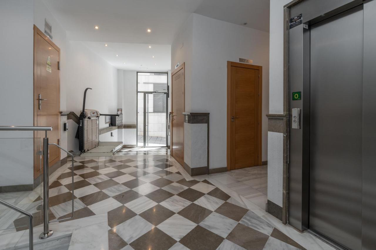 Tuguest Postigo II Catedral Apartment - Free Parking Granada Buitenkant foto